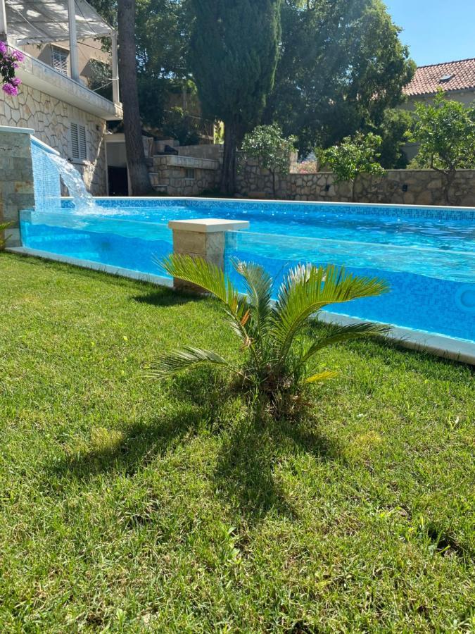 Nada Villa *